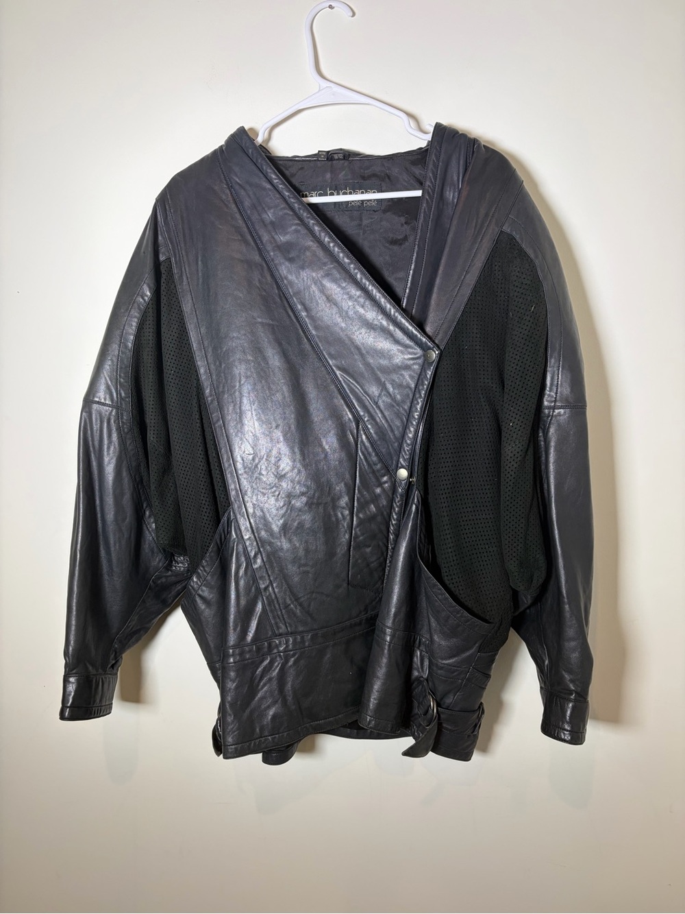 Pelle Pelle Marc Buchanan Women’s 11/12 Black Leather Padded Shoulder Jacket